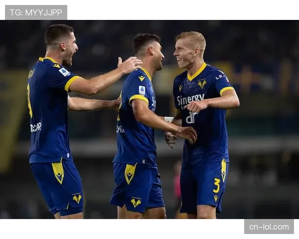 战报：维罗纳1-1战平萨勒尼塔纳，保级形势仍错综复杂